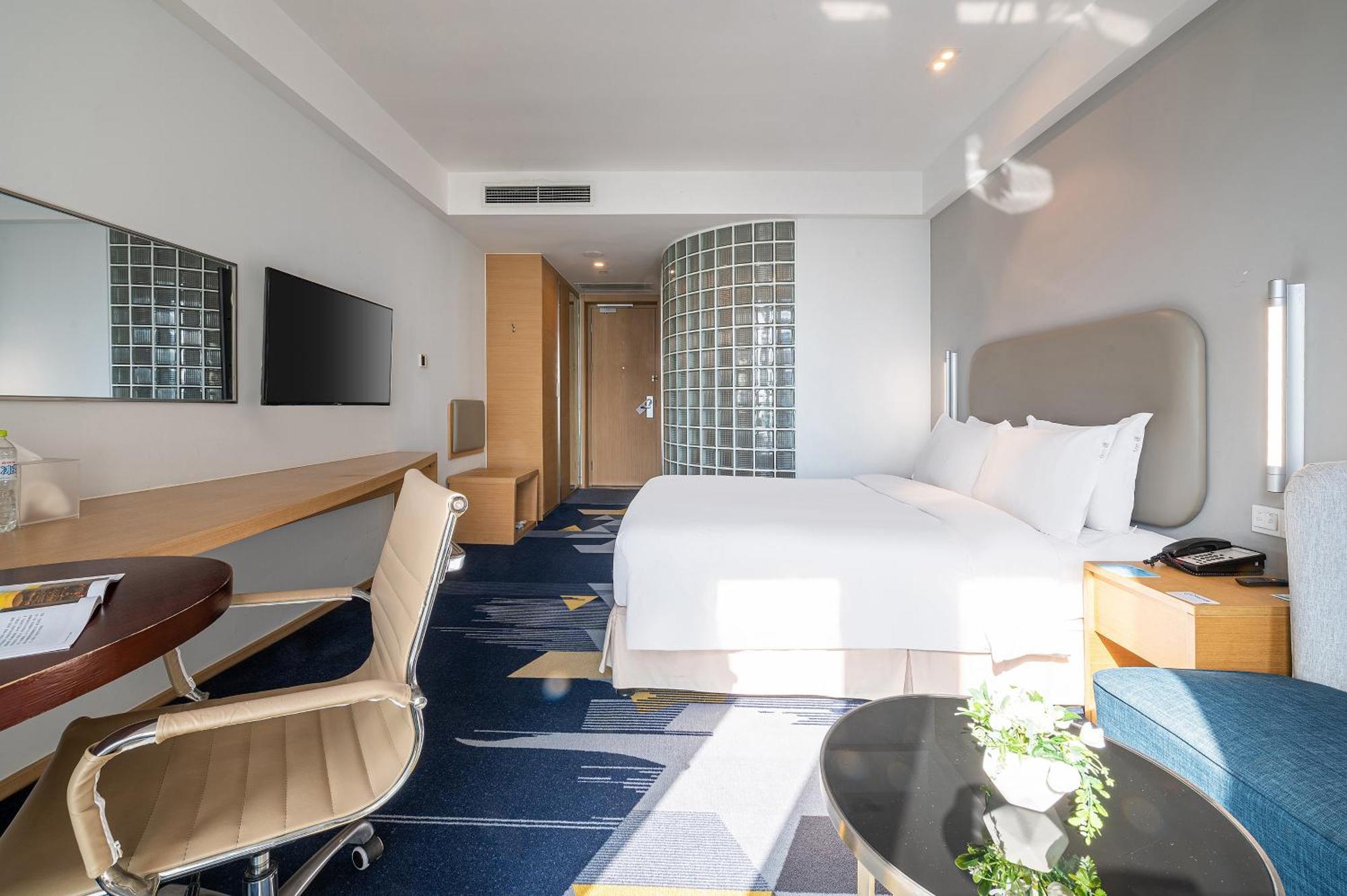 Holiday Inn Express - Qingdao West Coast By Ihg Exterior photo