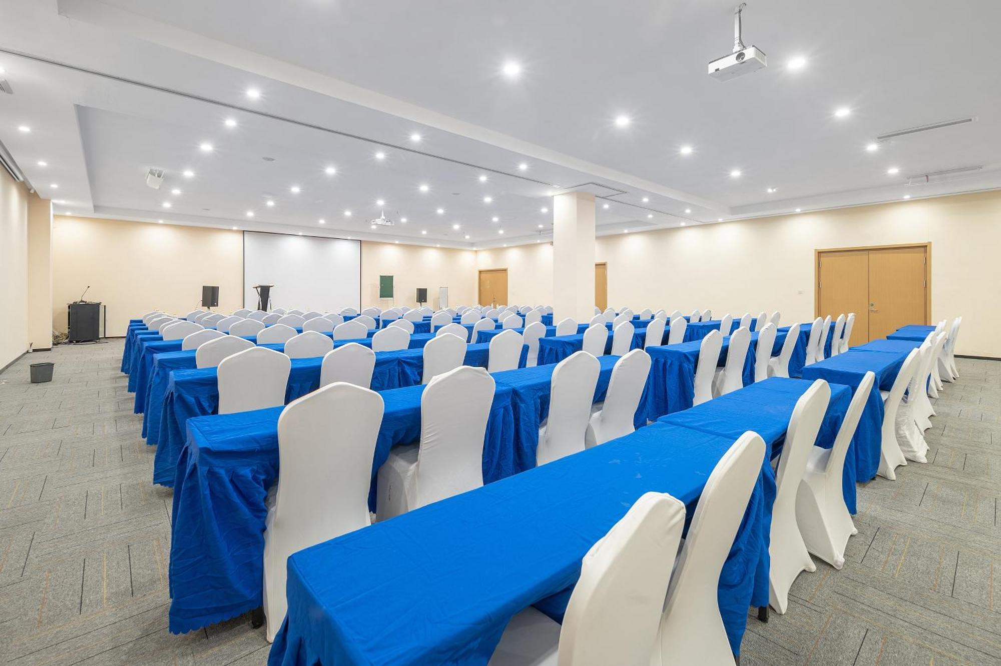 Holiday Inn Express - Qingdao West Coast By Ihg Exterior photo